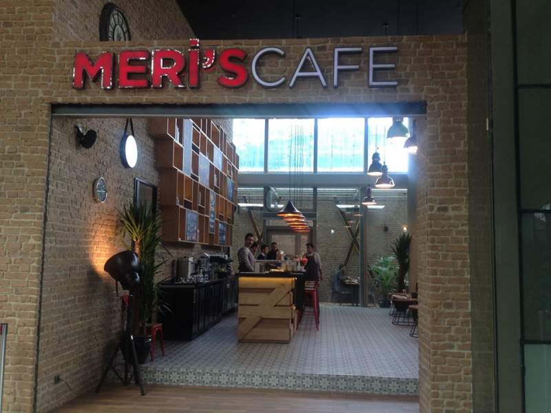 Meris Cafe Sapphire